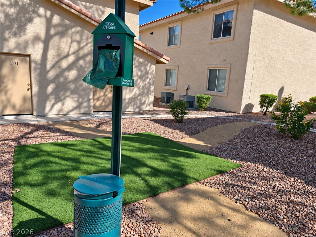 Photo 12 of 14, 905 Rockview Drive #202