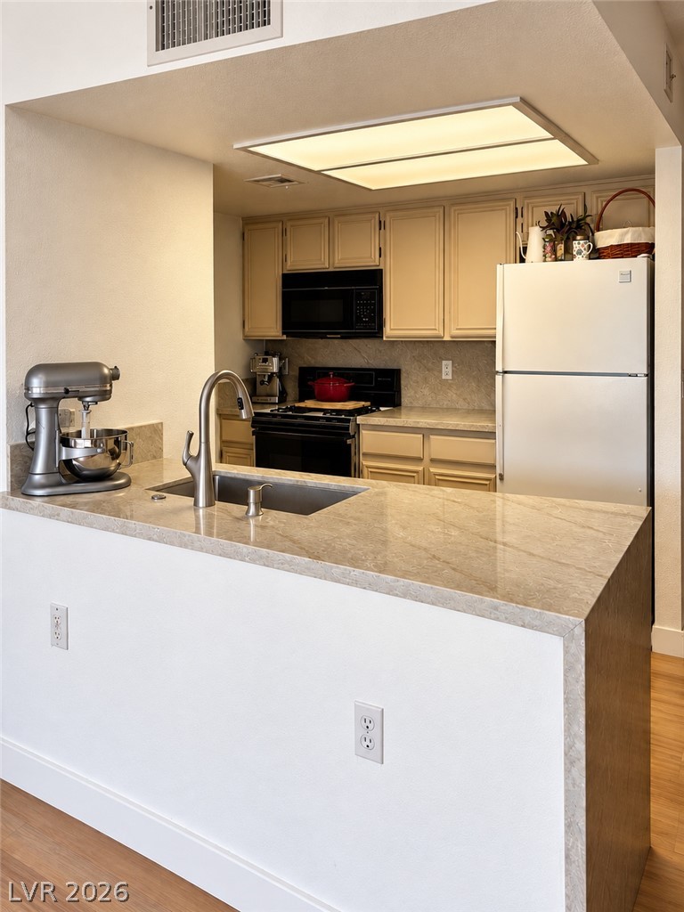 Photo 2 of 8070 W Russell Road #2028
