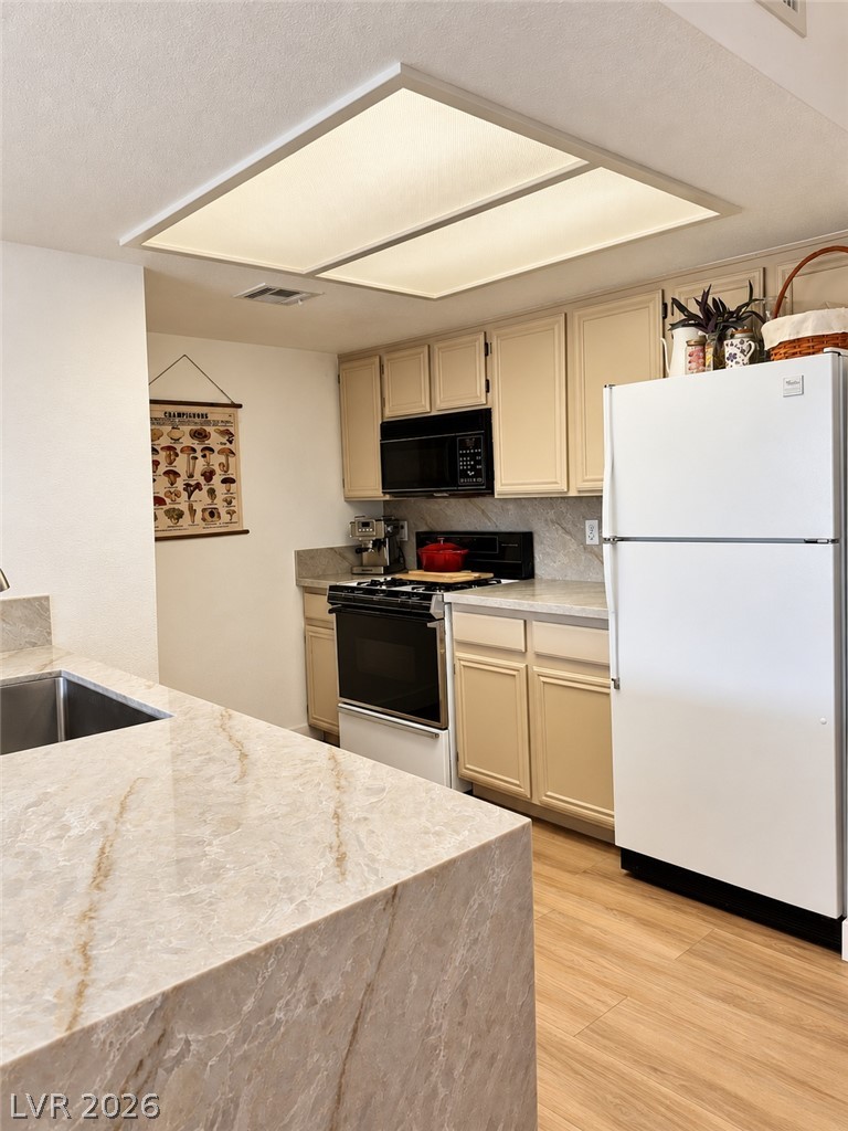 Photo 5 of 8070 W Russell Road #2028