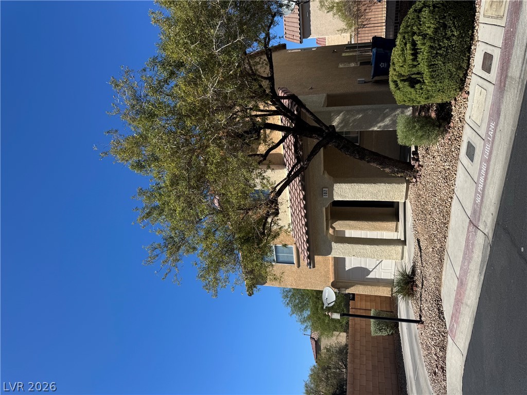 Photo 2 of 102 Gilliflower Avenue