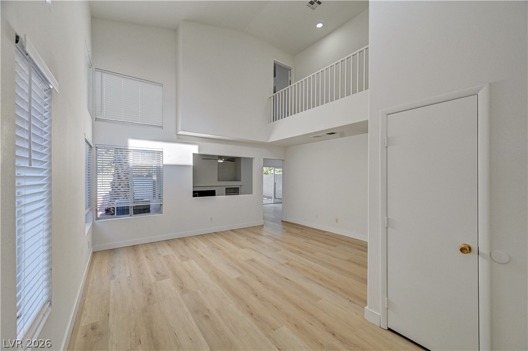 Photo 4 of 6028 Shadow Oak Drive