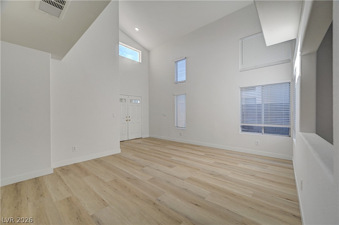 Photo 6 of 51, 6028 Shadow Oak Drive