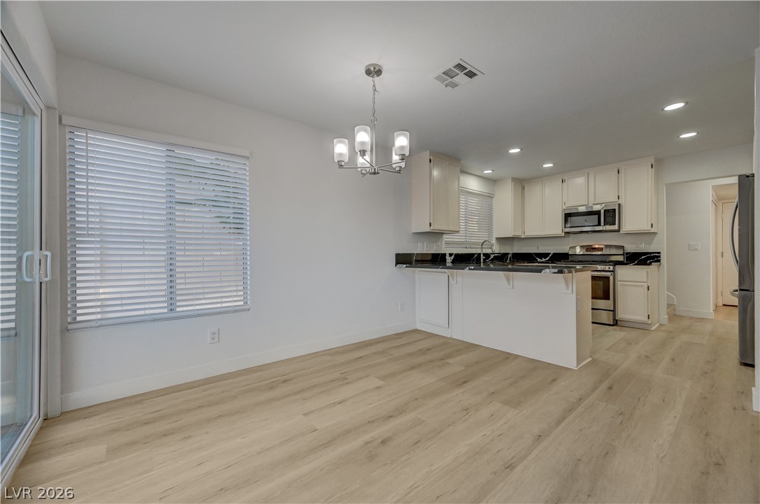 Photo 16 of 51, 6028 Shadow Oak Drive