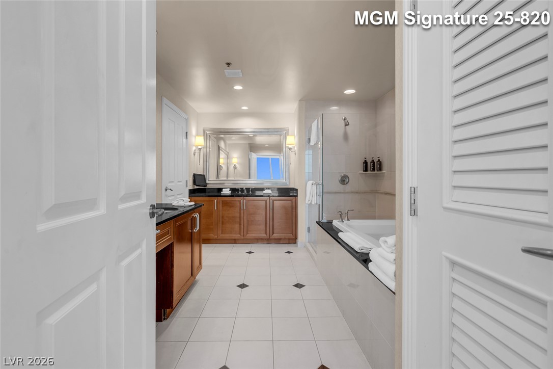 Photo 32 of 86, 125 E Harmon Avenue #2520