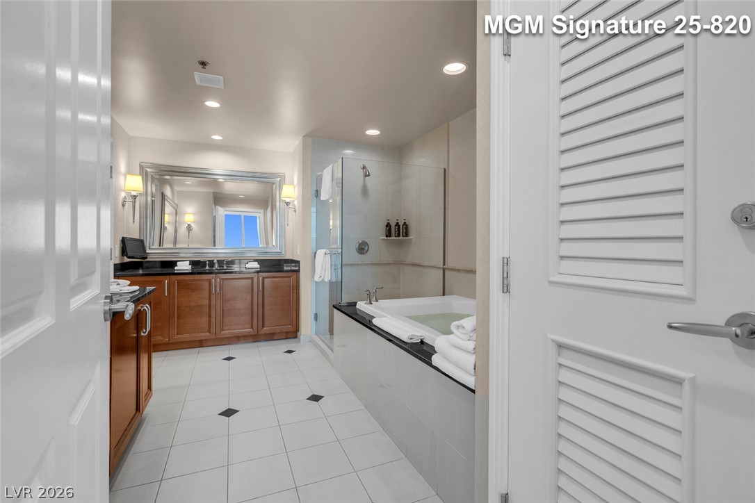 Photo 33 of 86, 125 E Harmon Avenue #2520