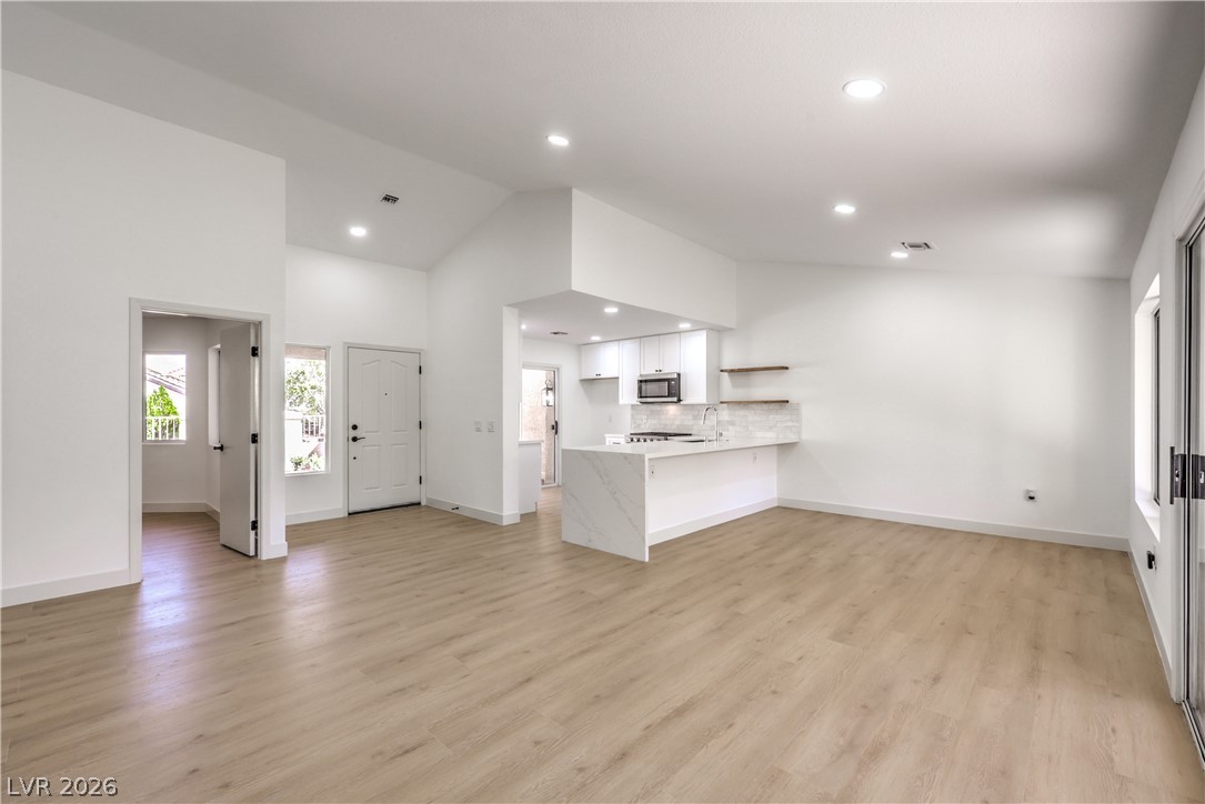 Photo 6 of 36, 9021 Faircrest Drive