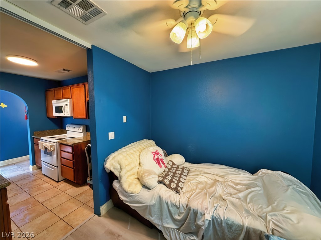 Photo 36 of 46, 1852 N Decatur Boulevard #101
