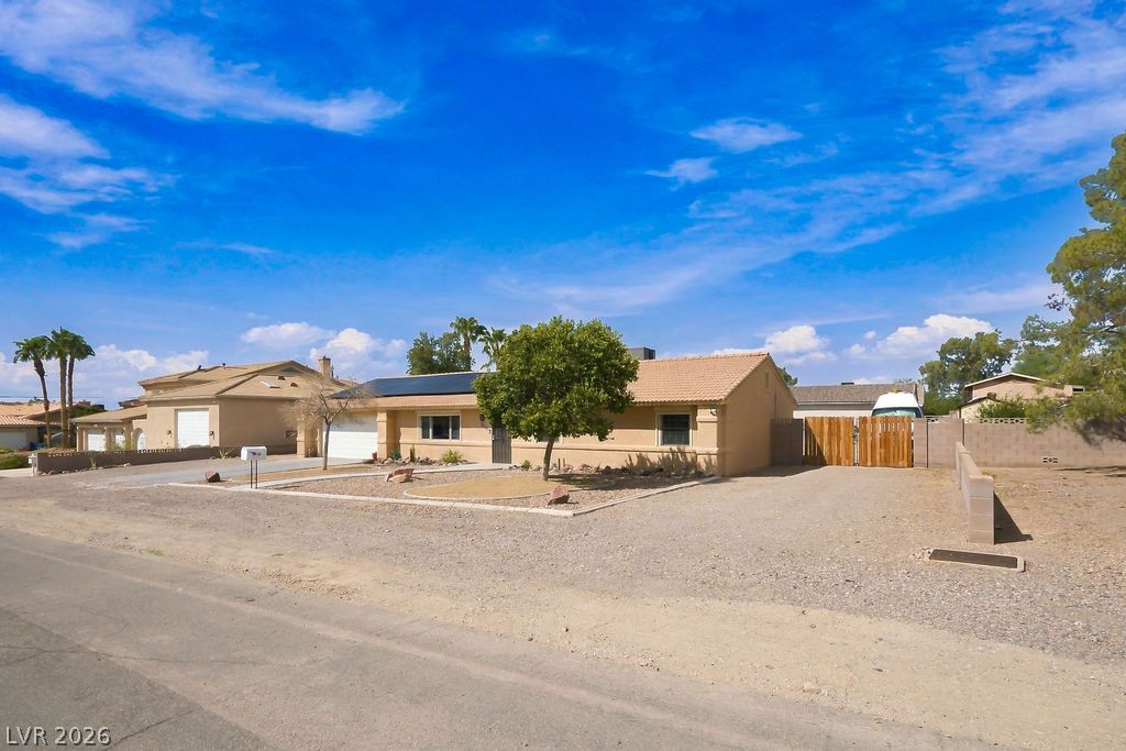 Photo 13 of 48, 1560 Arabian Drive