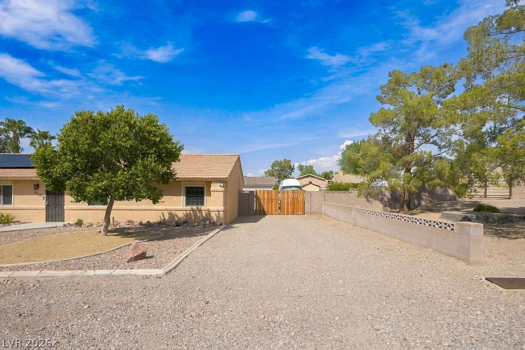 Photo 14 of 48, 1560 Arabian Drive