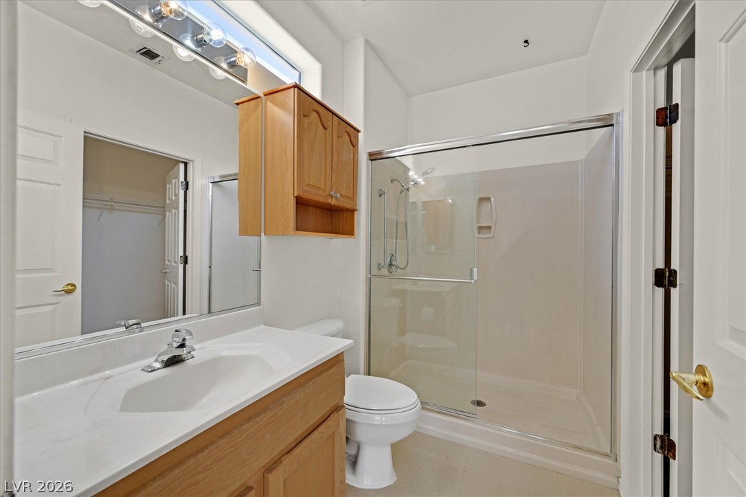 Photo 14 of 36, 2553 Leighton Avenue