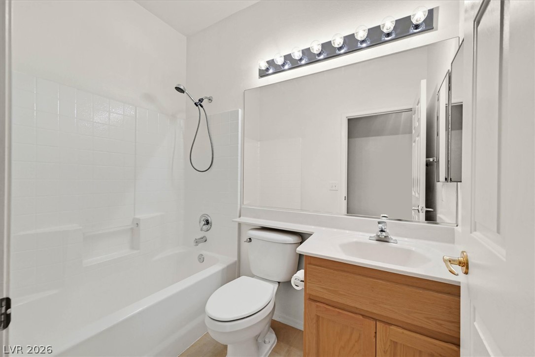 Photo 18 of 36, 2553 Leighton Avenue