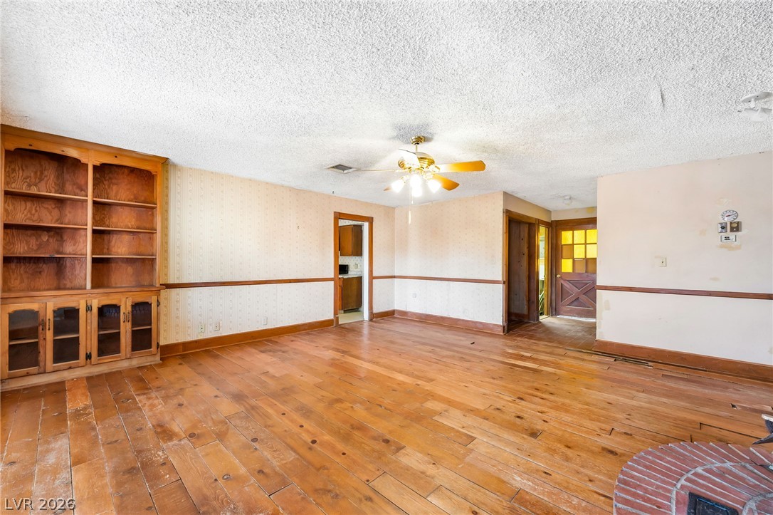 Photo 3 of 428 Bolsa Drive