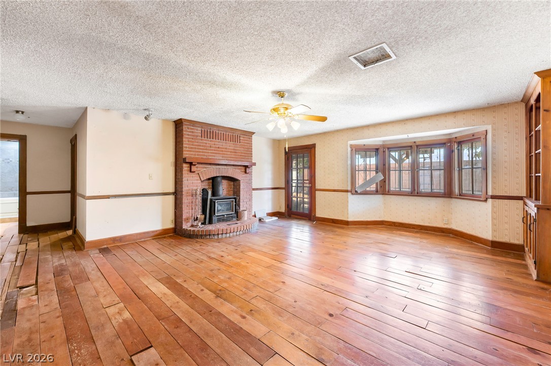 Photo 4 of 428 Bolsa Drive