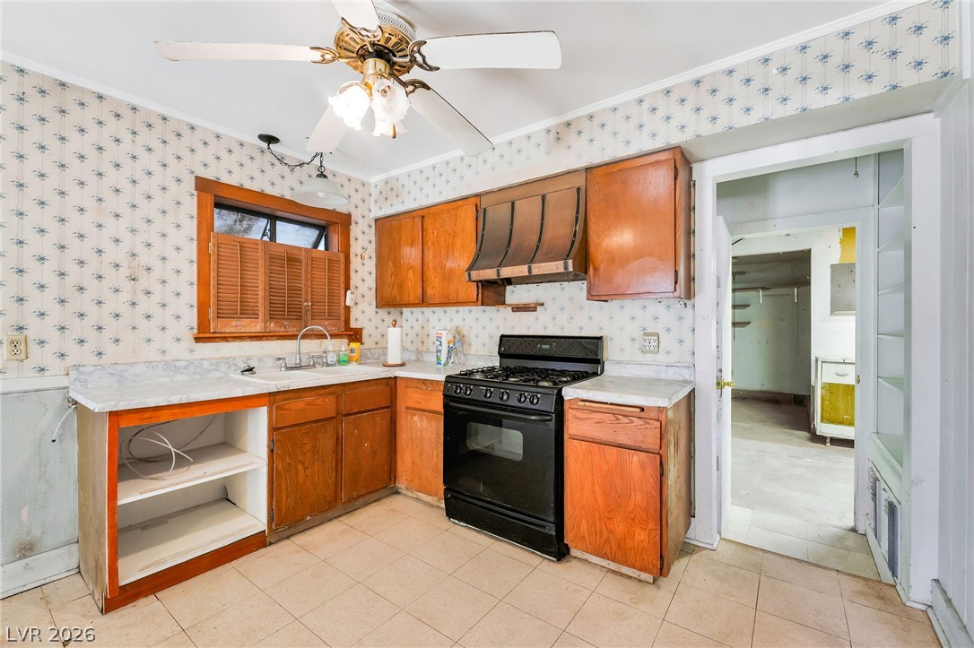 Photo 8 of 24, 428 Bolsa Drive