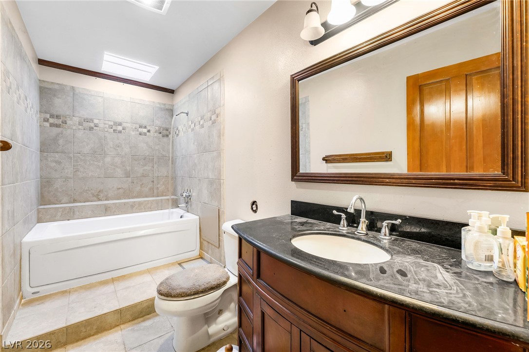 Photo 13 of 24, 428 Bolsa Drive