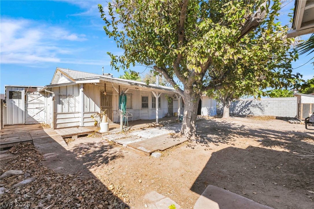 Photo 16 of 24, 428 Bolsa Drive