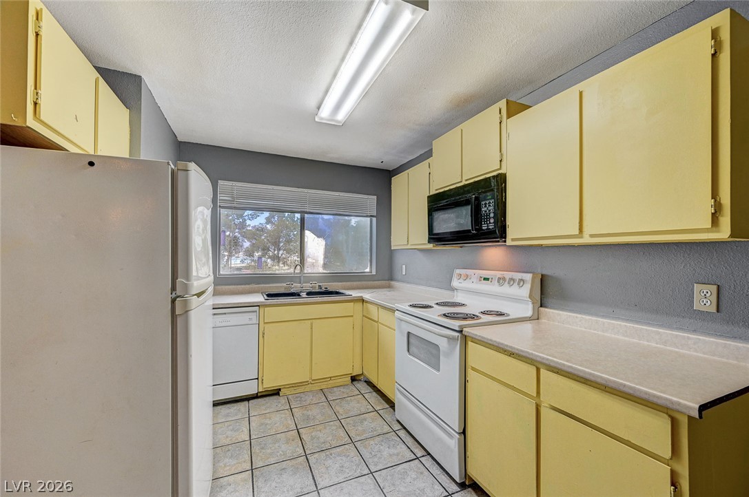 Photo 20 of 47, 3567 Arville Street #702B