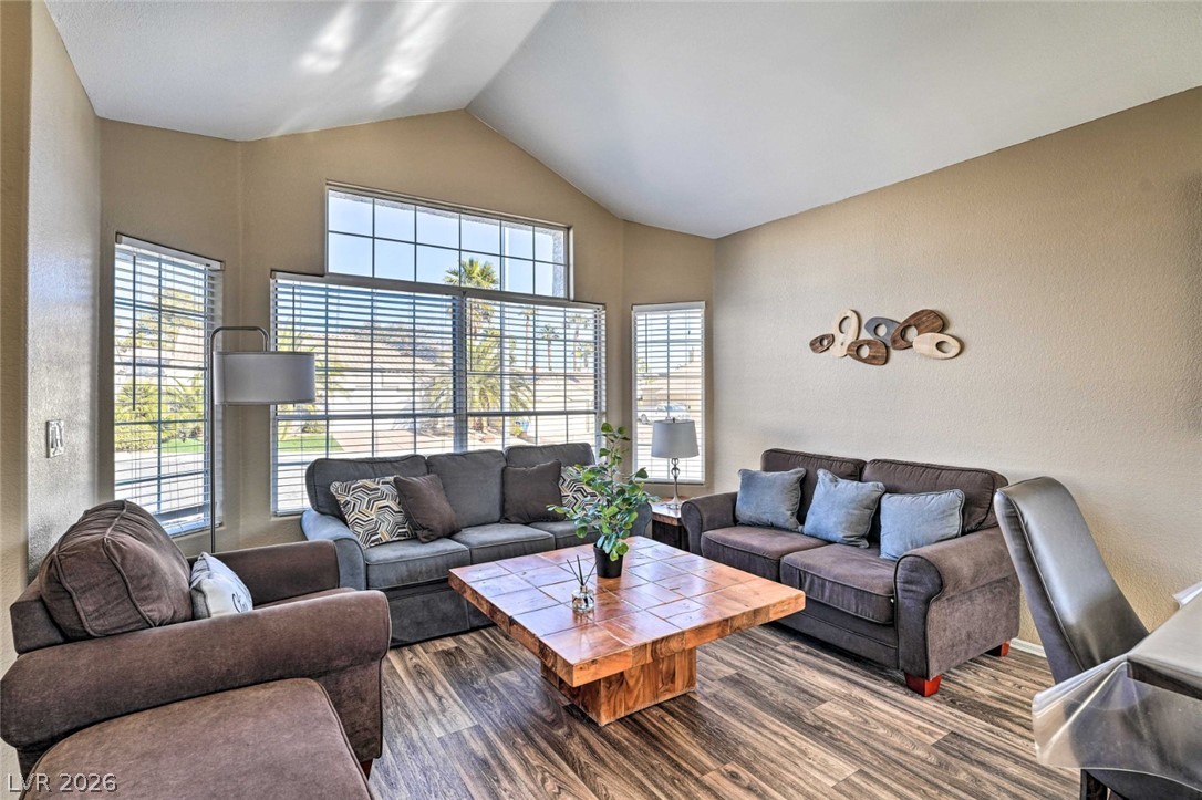 Photo 17 of 33, 861 Centaur Avenue