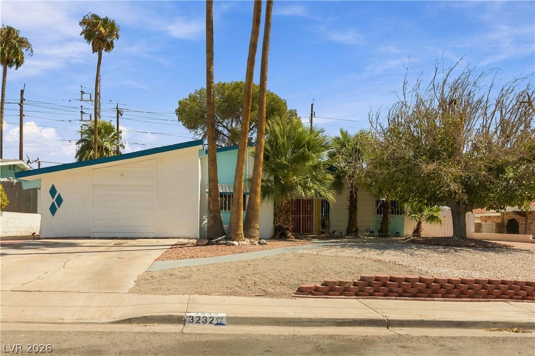 Photo 2 of 3232 Pawnee Drive