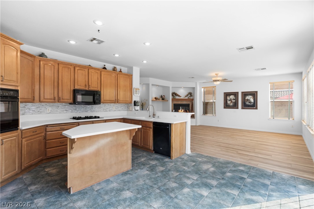 Photo 13 of 48, 1409 Minuet Street