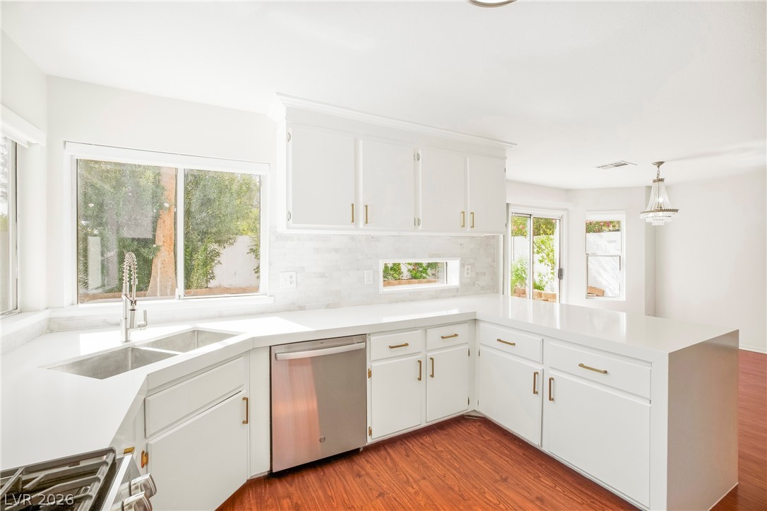 Photo 16 of 49, 6609 Ives Avenue