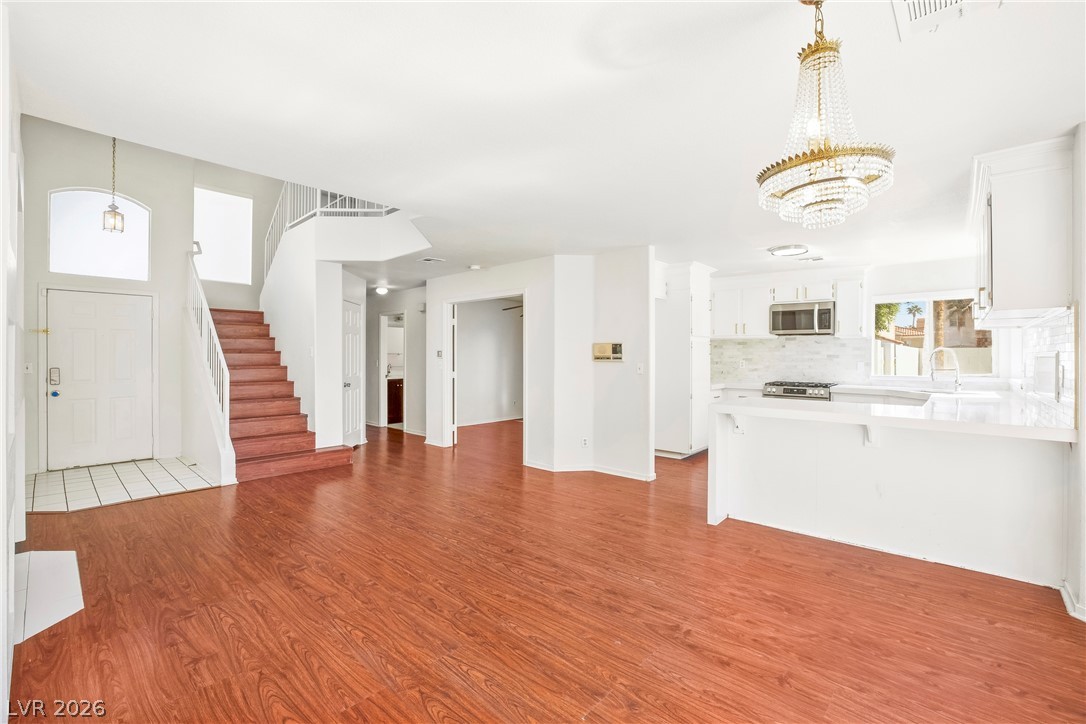 Photo 9 of 49, 6609 Ives Avenue