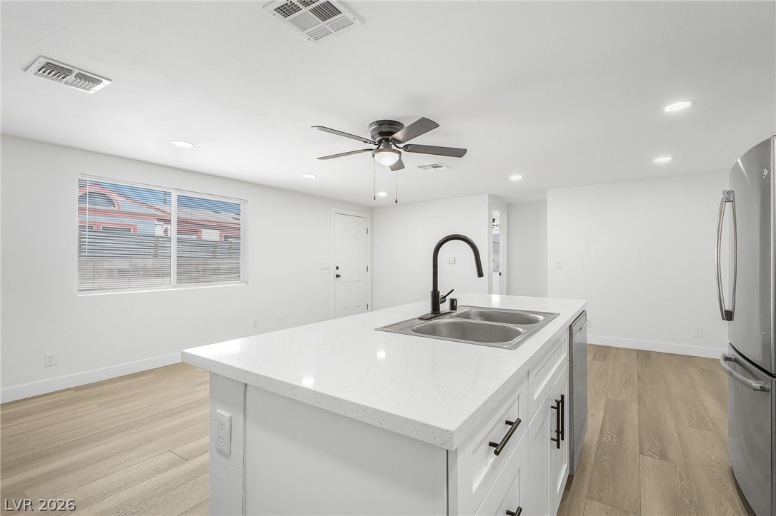 Photo 10 of 33, 2233 Toiyabe Street