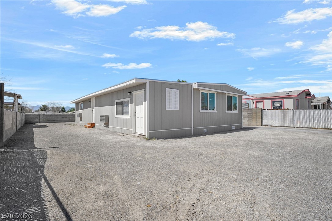 Photo 5 of 2233 Toiyabe Street