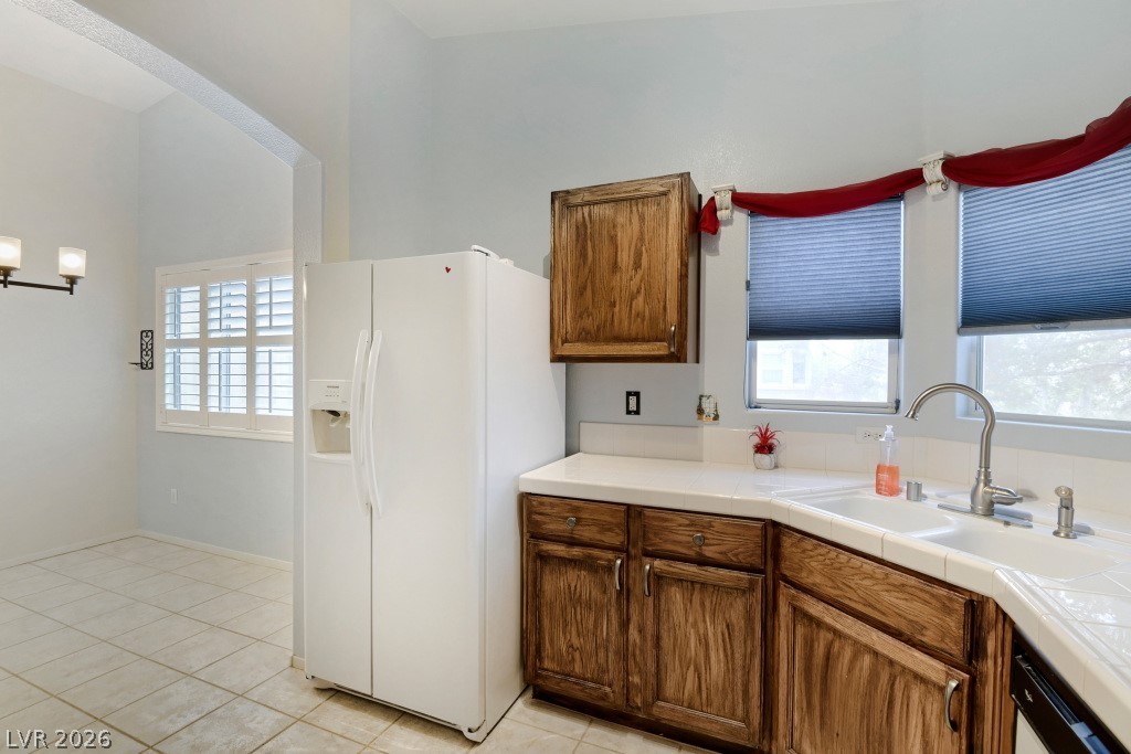 Photo 6 of 32, 2152 Jasper Bluff Street #202