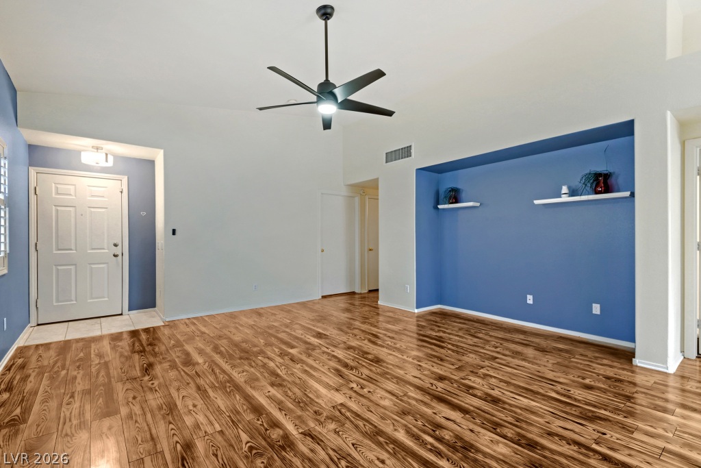 Photo 10 of 32, 2152 Jasper Bluff Street #202
