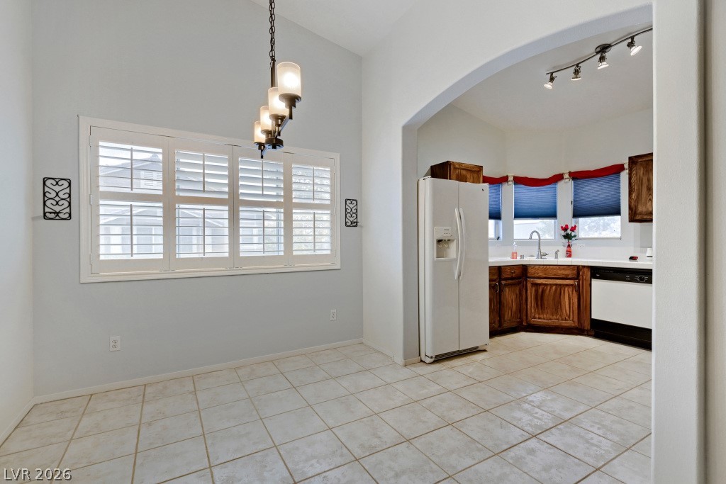 Photo 11 of 32, 2152 Jasper Bluff Street #202