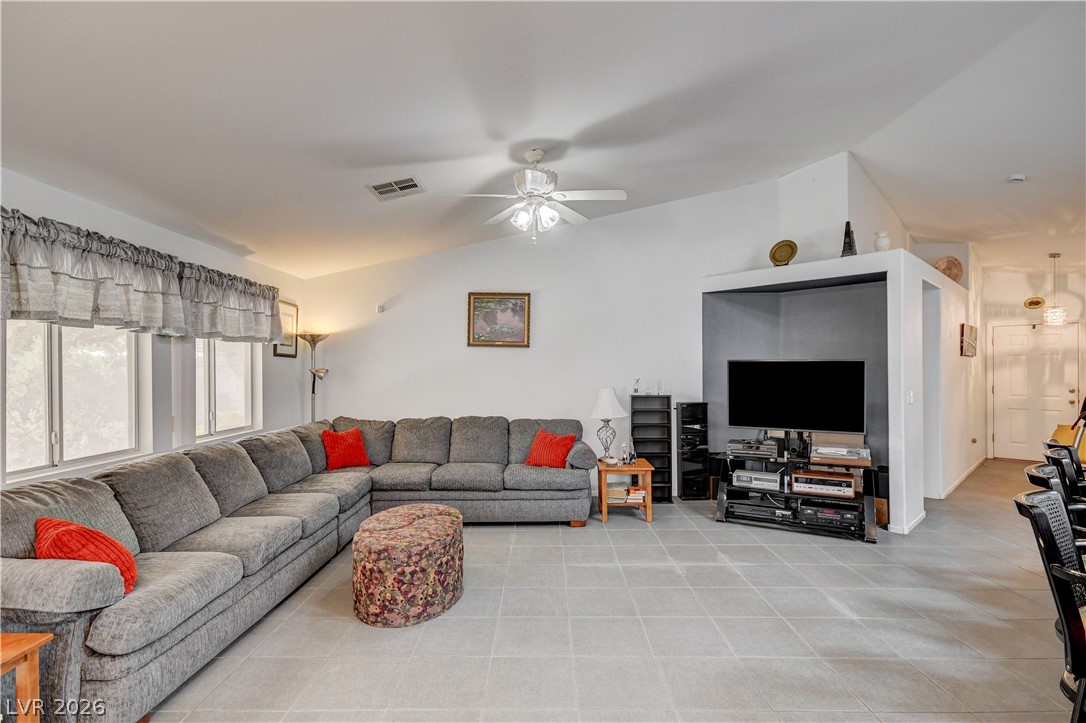 Photo 9 of 35, 5105 Mantua Court
