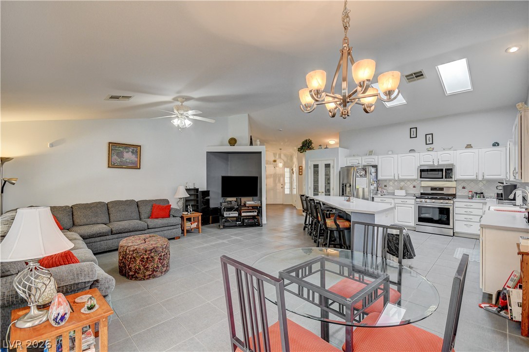 Photo 10 of 35, 5105 Mantua Court