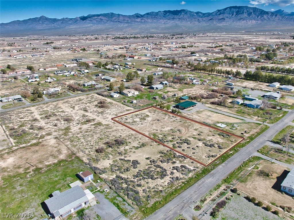 Photo 3 of 1700 W Greta Boulevard