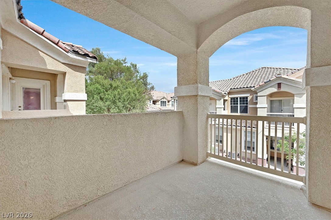 Photo 7 of 30, 5855 VALLEY Drive #2185