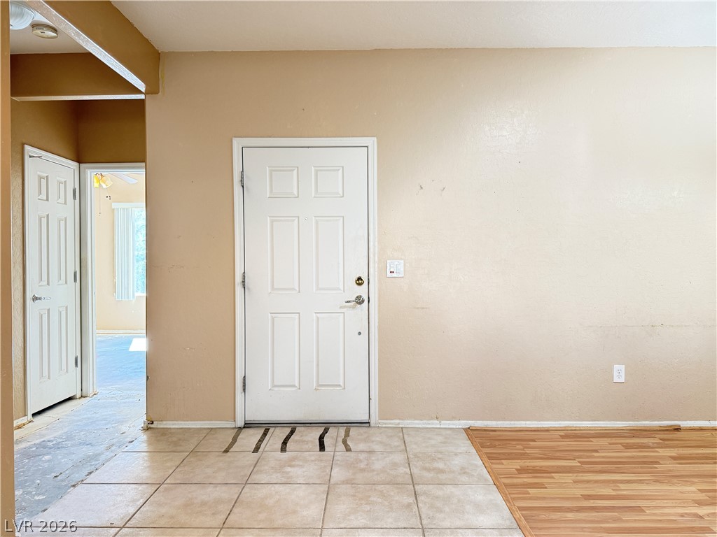 Photo 2 of 7528 Chaffinch Street
