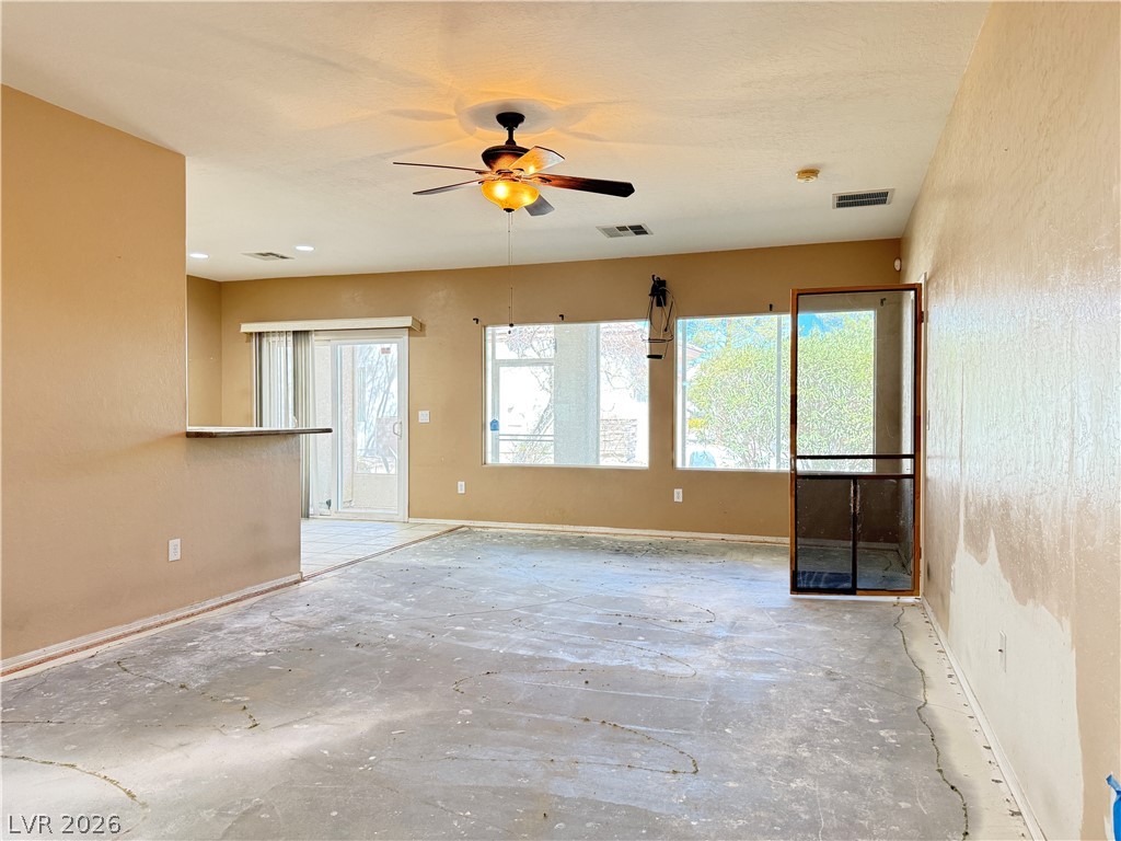 Photo 10 of 24, 7528 Chaffinch Street