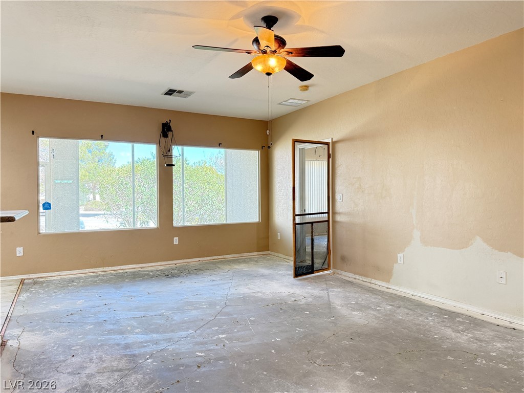 Photo 11 of 24, 7528 Chaffinch Street
