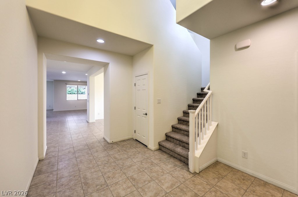 Photo 6 of 59, 991 Whitworth Avenue