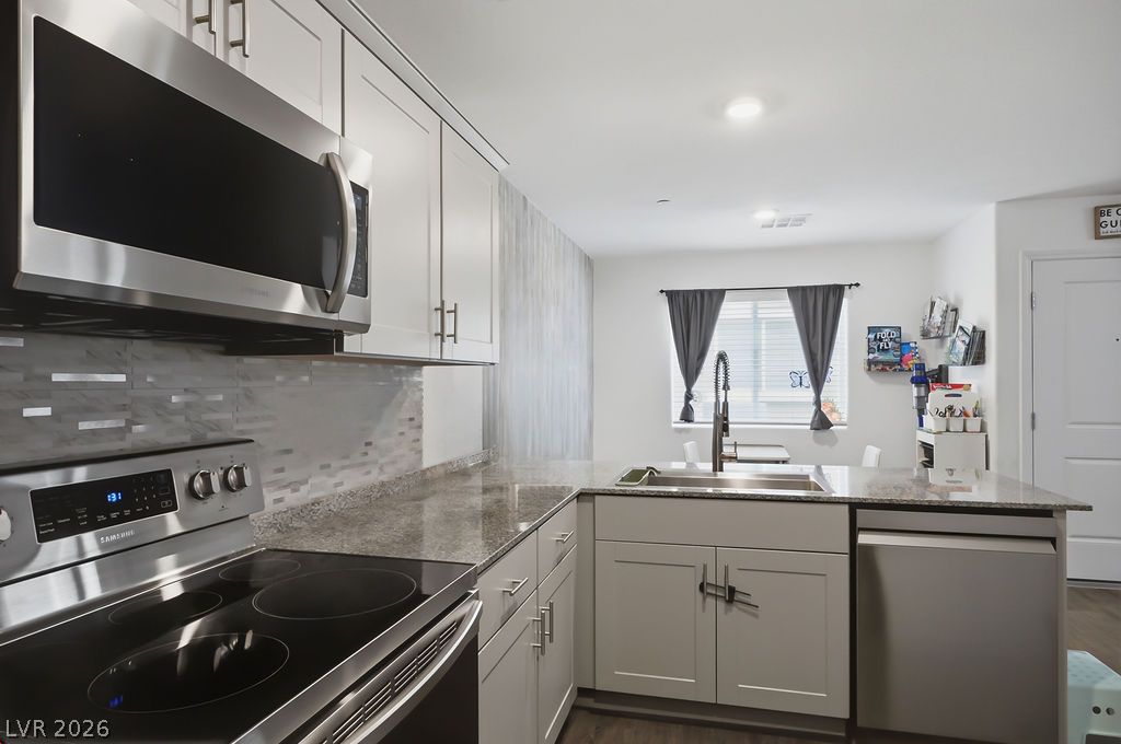 Photo 9 of 38, 12108 Frost Lime Road #2