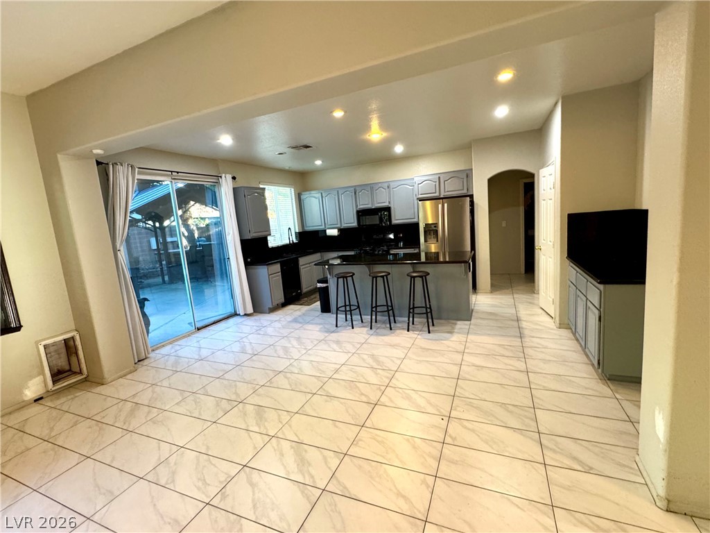 Photo 9 of 35, 2539 Carmona Circle
