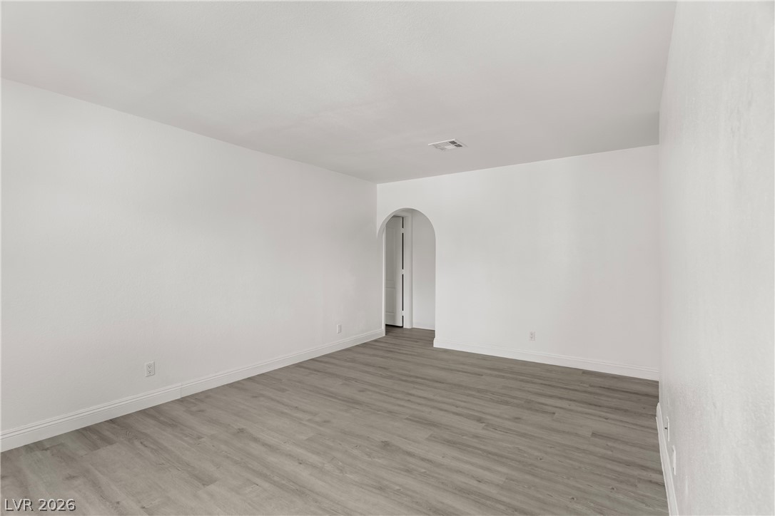 Photo 10 of 33, 1842 N Decatur Boulevard #201