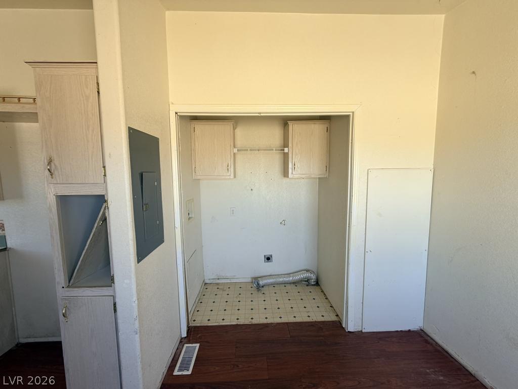 Photo 7 of 14, 4290 Jacob Street