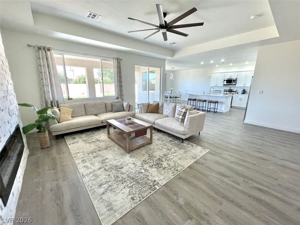 Photo 5 of 6660 Stubblefield Drive