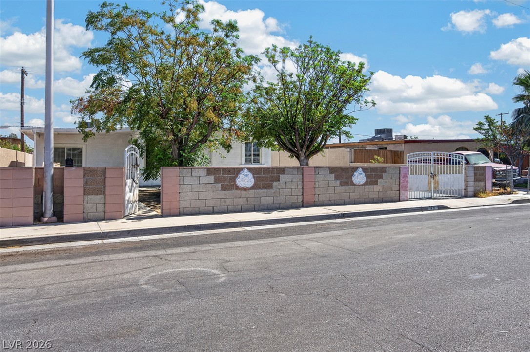 Photo 4 of 1721 Ardmore Street