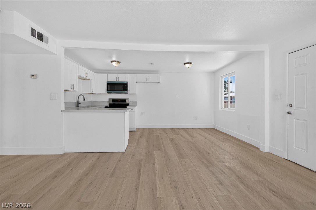 Photo 9 of 37, 1721 Ardmore Street