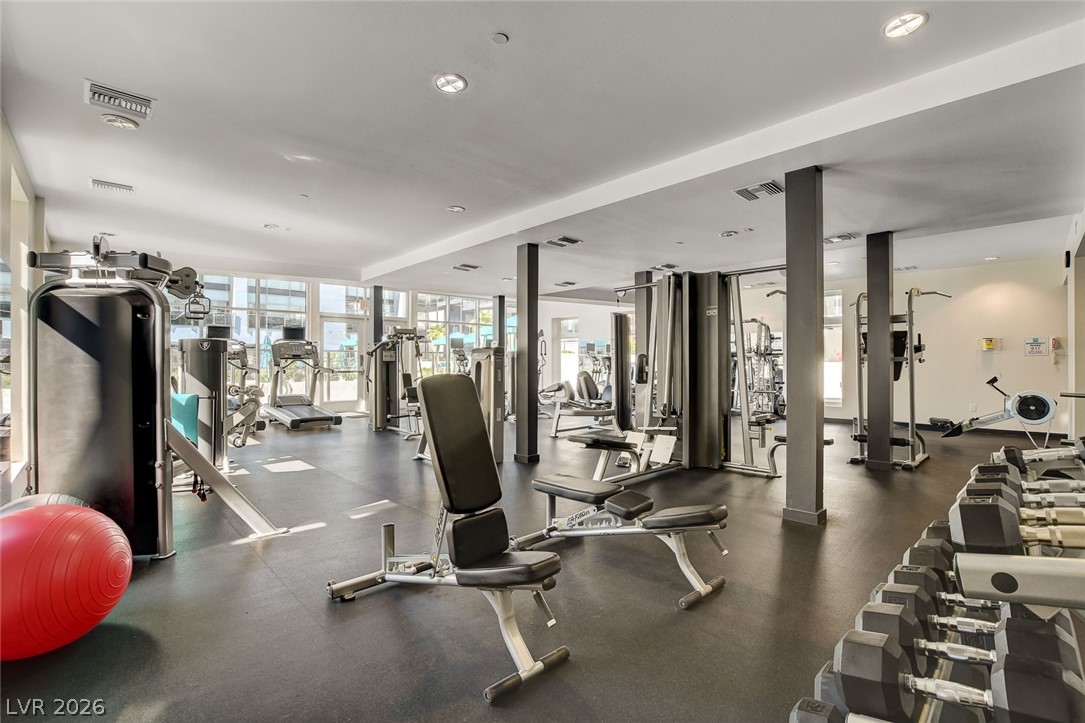 Photo 23 of 37, 8925 W Flamingo Road #111
