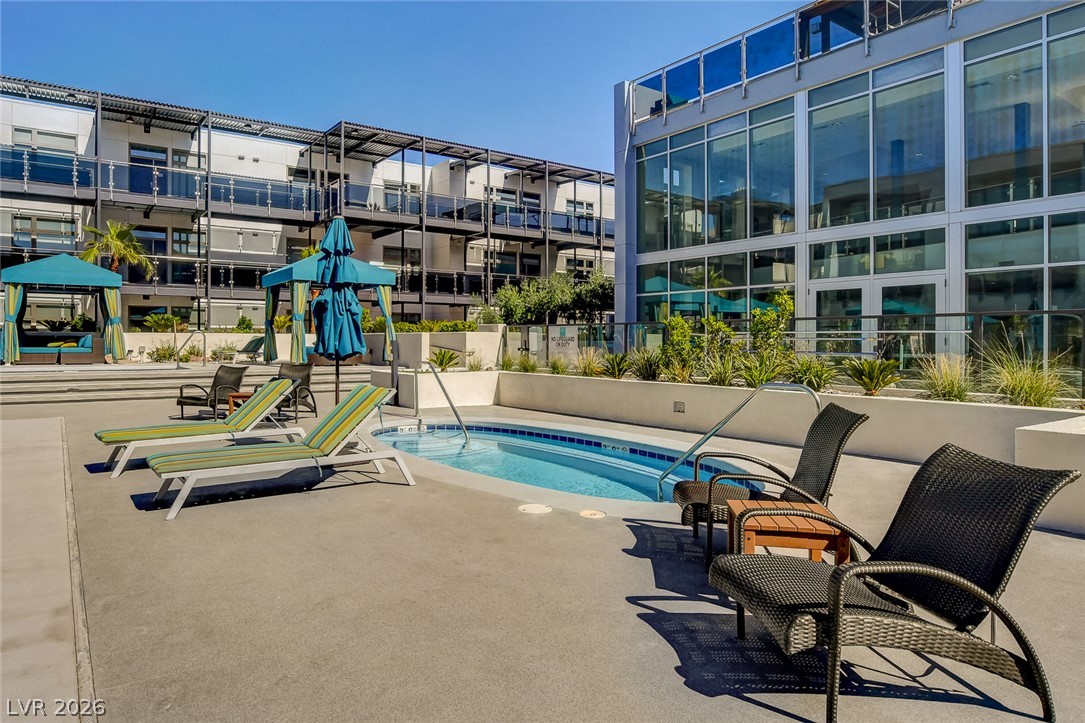 Photo 26 of 37, 8925 W Flamingo Road #111