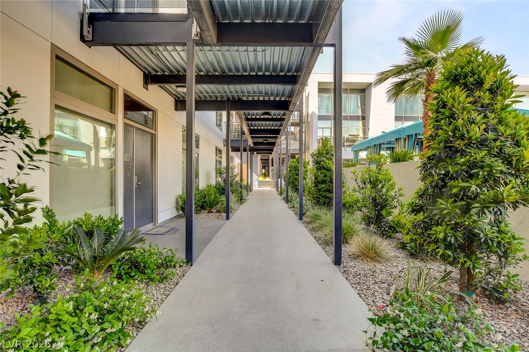 Photo 2 of 8925 W Flamingo Road #111