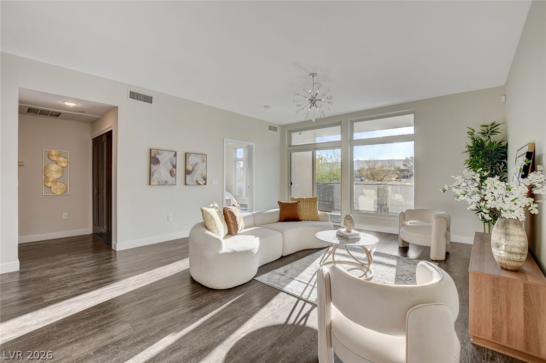 Photo 10 of 37, 8925 W Flamingo Road #111